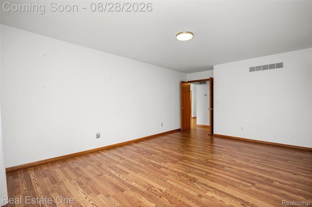 20071 Ridgeway Court, Clinton Charter Township, MI 48038