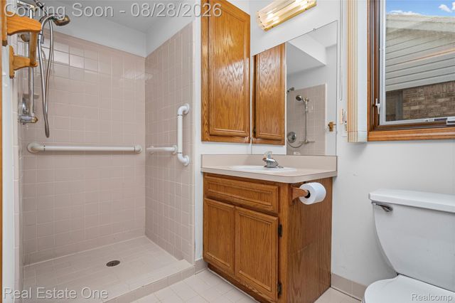 20071 Ridgeway Court, Clinton Charter Township, MI 48038