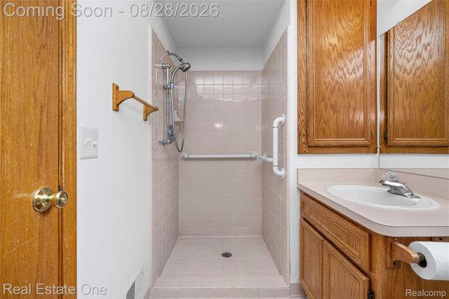 20071 Ridgeway Court, Clinton Charter Township, MI 48038