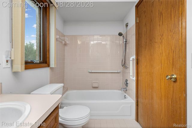 20071 Ridgeway Court, Clinton Charter Township, MI 48038