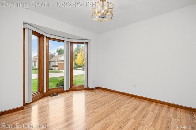 20071 Ridgeway Court, Clinton Charter Township, MI 48038