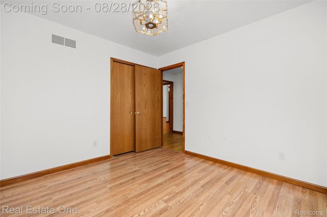 20071 Ridgeway Court, Clinton Charter Township, MI 48038