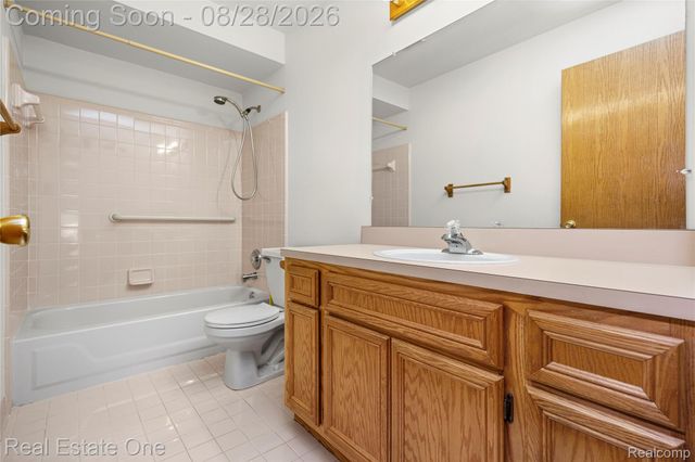 20071 Ridgeway Court, Clinton Charter Township, MI 48038