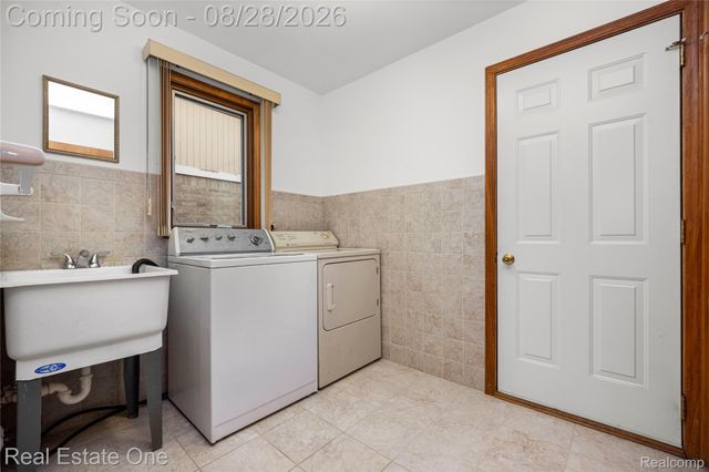 20071 Ridgeway Court, Clinton Charter Township, MI 48038