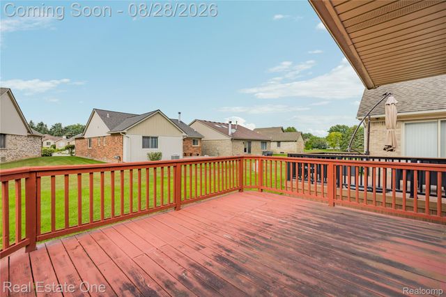 20071 Ridgeway Court, Clinton Charter Township, MI 48038