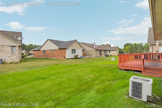 20071 Ridgeway Court, Clinton Charter Township, MI 48038