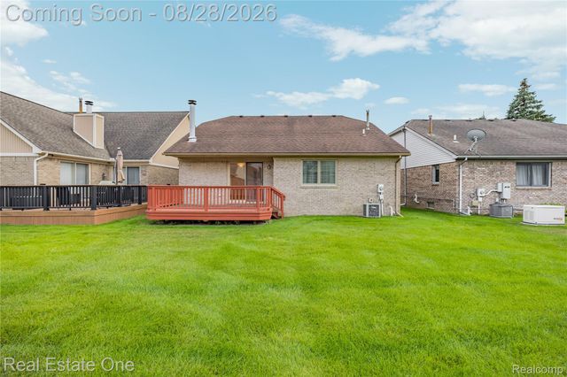 20071 Ridgeway Court, Clinton Charter Township, MI 48038