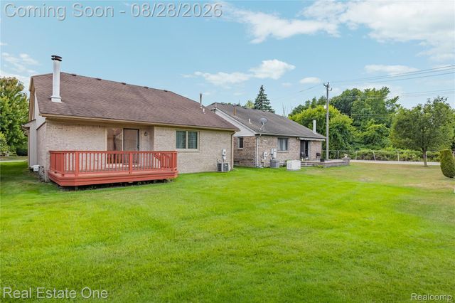 20071 Ridgeway Court, Clinton Charter Township, MI 48038