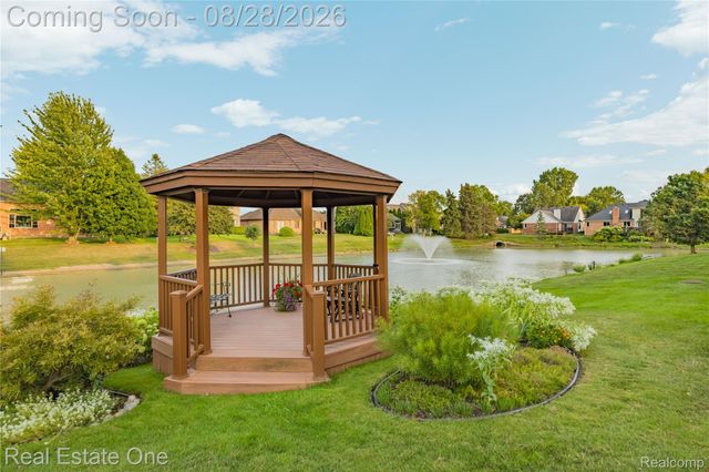 20071 Ridgeway Court, Clinton Charter Township, MI 48038