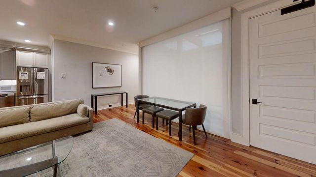 288 King Street 202, Charleston, SC 29401