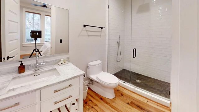 288 King Street 202, Charleston, SC 29401