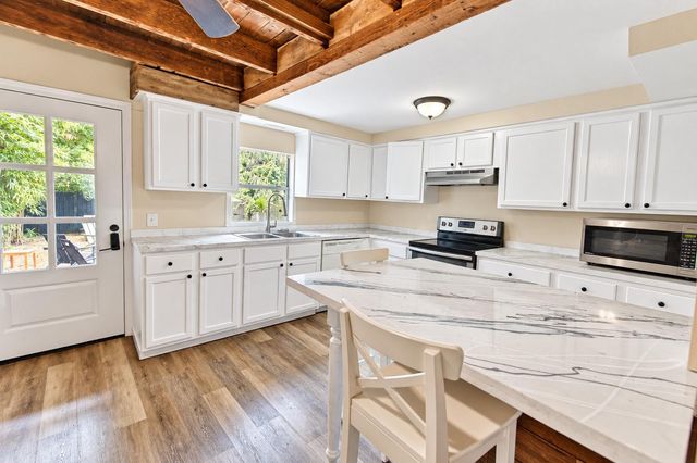 1913 Ursuline Street, Galveston, TX 77550