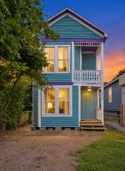 1913 Ursuline Street, Galveston, TX 77550