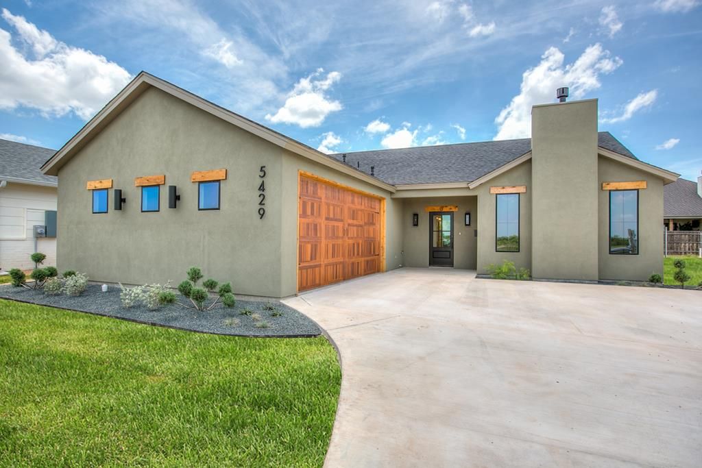 Image 1 of property listing at 5429 Riviera Lane, San Angelo, TX 76904
