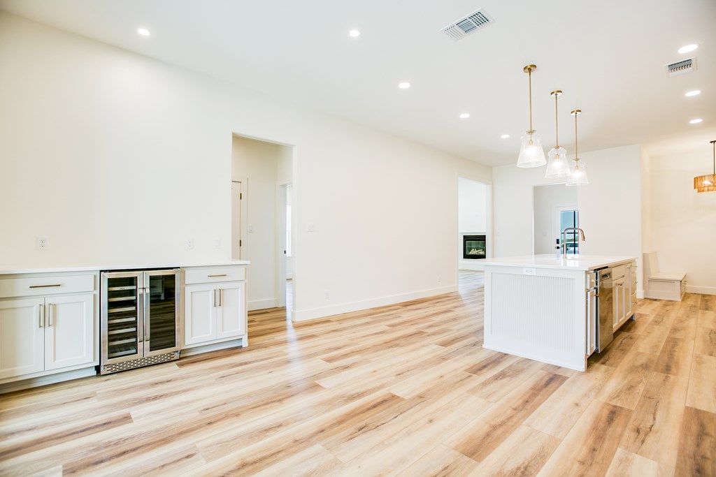 Image 12 of property listing at 5429 Riviera Lane, San Angelo, TX 76904