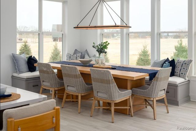 2912 Northshore Drive, Commerce Charter Township, MI 48382