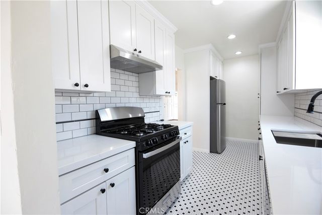 1040 W Almond Avenue, Orange, CA 92868