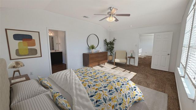 133 S Langtry LN, Jarrell, TX 76537