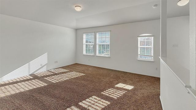 133 S Langtry LN, Jarrell, TX 76537