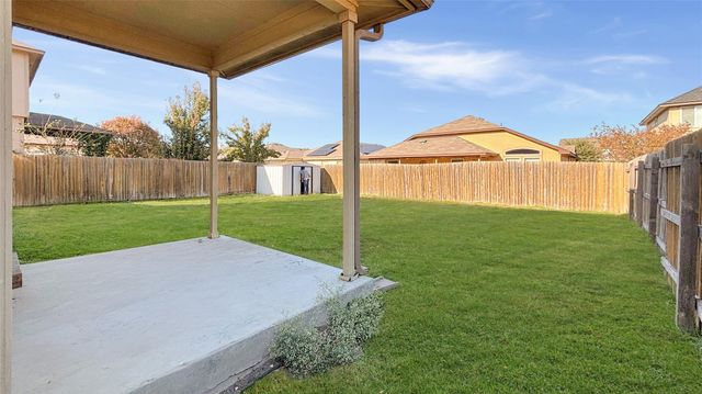 133 S Langtry LN, Jarrell, TX 76537