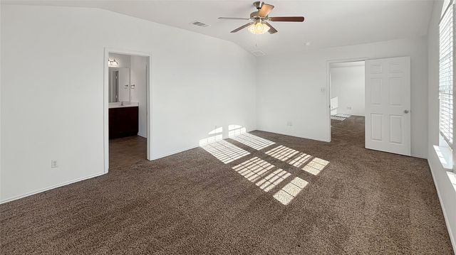 133 S Langtry LN, Jarrell, TX 76537