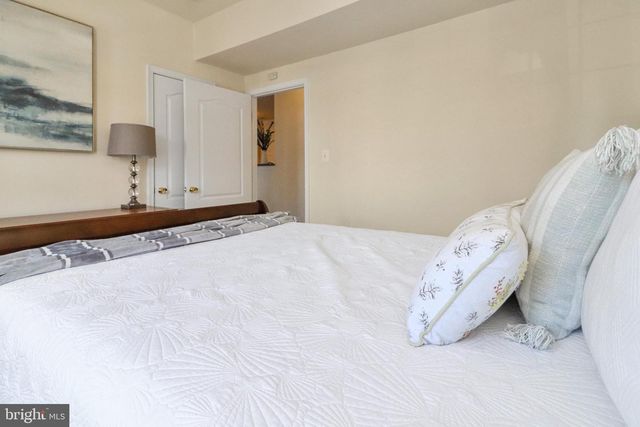 9712 Handerson Pl Unit 306, Manassas Park, VA 20111