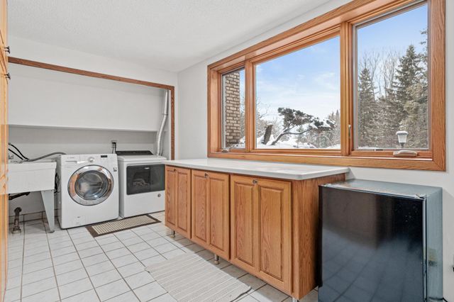 10 Hay Camp Road, North Oaks, MN 55127