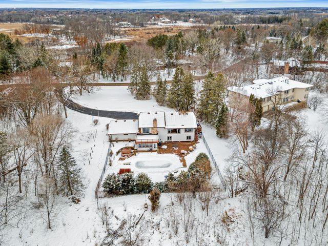 10 Hay Camp Road, North Oaks, MN 55127