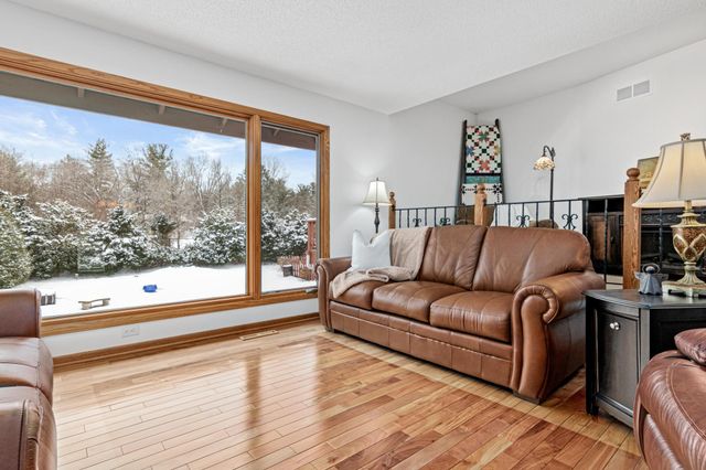 10 Hay Camp Road, North Oaks, MN 55127