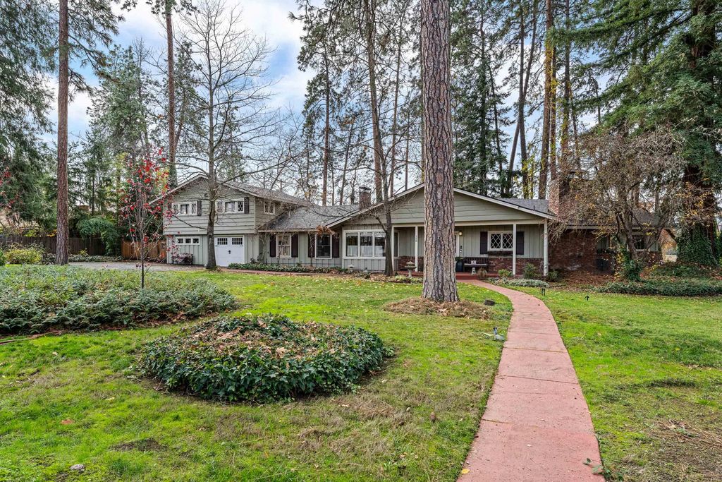 158 Renault Avenue, Medford, OR 97501