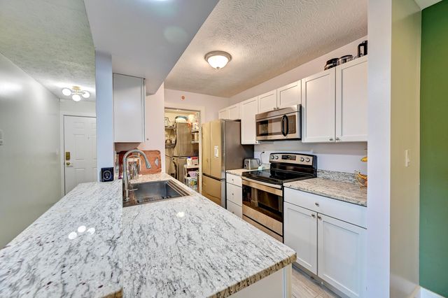 300 Timber Ridge Drive, 2, Wilder, KY 41071