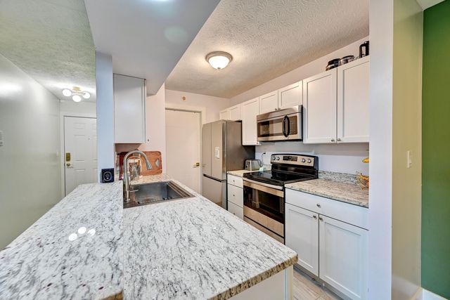 300 Timber Ridge Drive, 2, Wilder, KY 41071