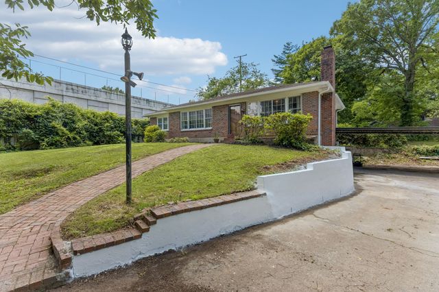 4411 Brush Hill Rd, Nashville, TN 37216