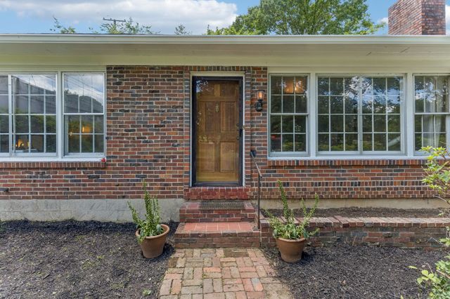 4411 Brush Hill Rd, Nashville, TN 37216