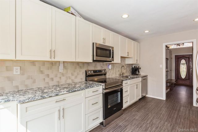 8 Water Road, Rocky Point, NY 11778