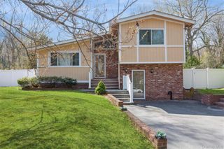 8 Water Road, Rocky Point, NY 11778