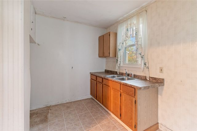 4 Rice Street, Lyons, NY 14489