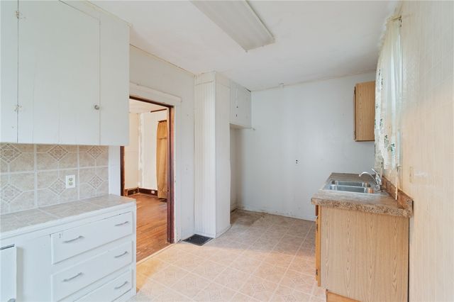 4 Rice Street, Lyons, NY 14489