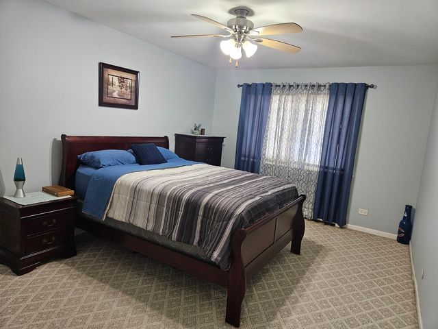 603 E Falcon Drive 104A, Arlington Heights, IL 60005