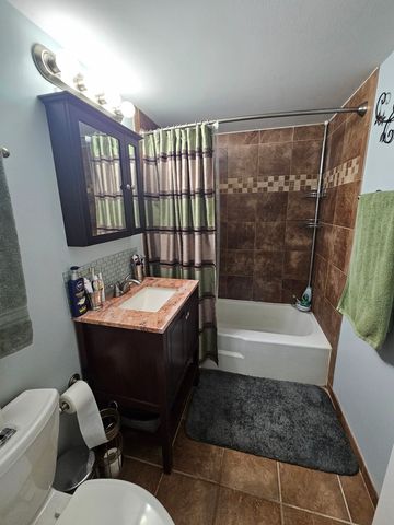 603 E Falcon Drive 104A, Arlington Heights, IL 60005