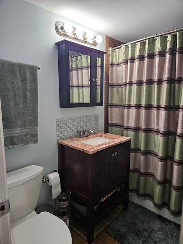 603 E Falcon Drive 104A, Arlington Heights, IL 60005