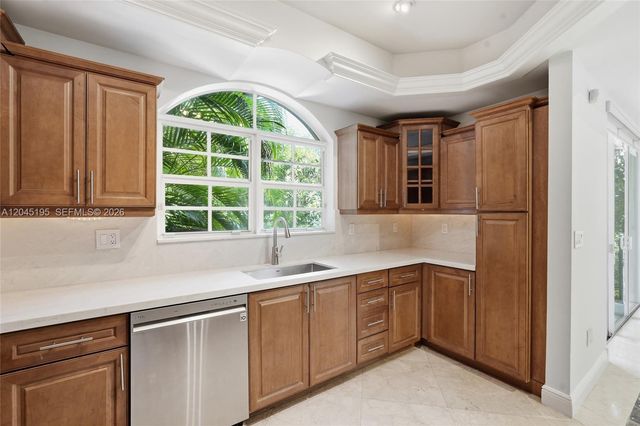 592 Fernwood Rd B, Key Biscayne, FL 33149
