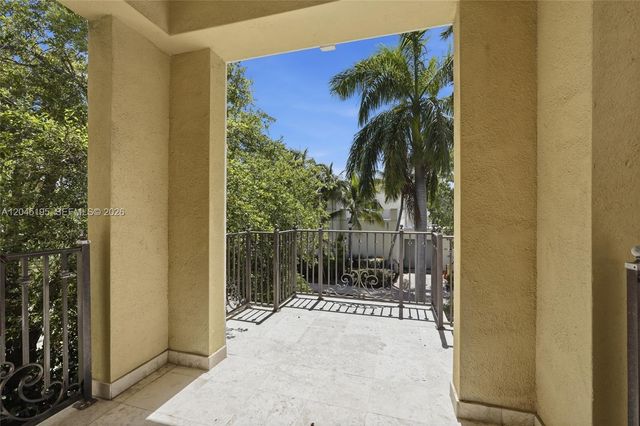 592 Fernwood Rd B, Key Biscayne, FL 33149