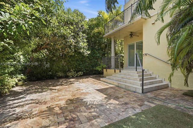 592 Fernwood Rd B, Key Biscayne, FL 33149