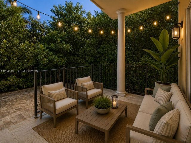 592 Fernwood Rd B, Key Biscayne, FL 33149