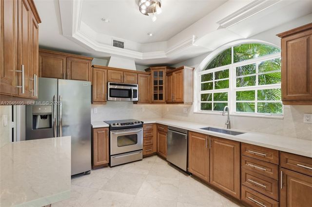 592 Fernwood Rd B, Key Biscayne, FL 33149