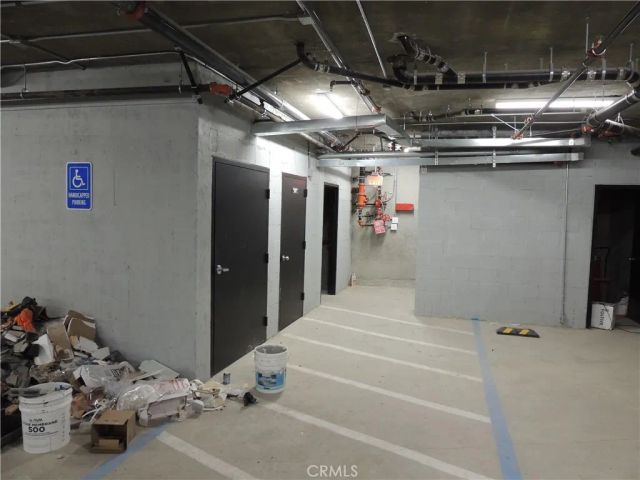 22735 Del Valle Street 7, Woodland Hills, CA 91364