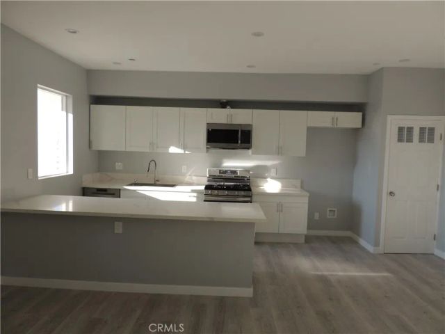 22735 Del Valle Street 7, Woodland Hills, CA 91364