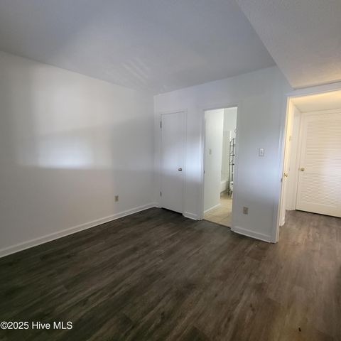 313 Lake Place Condo Drive, Elizabethtown, NC 28337