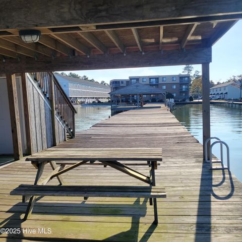 313 Lake Place Condo Drive, Elizabethtown, NC 28337